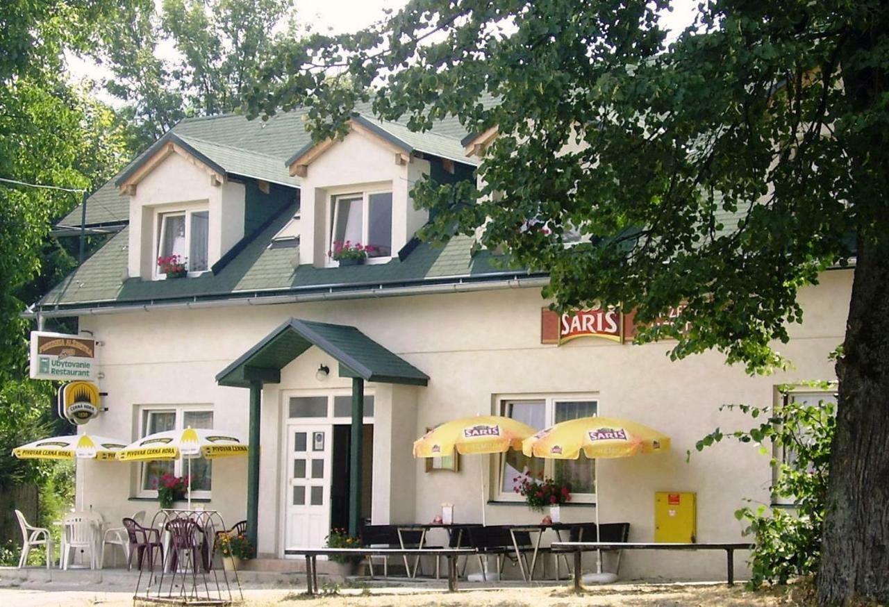Pizzeria Alzbetka Hotel Strecno Exterior foto
